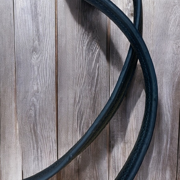 Black coach purse with hidden zip side pockets - Picture 12 of 14